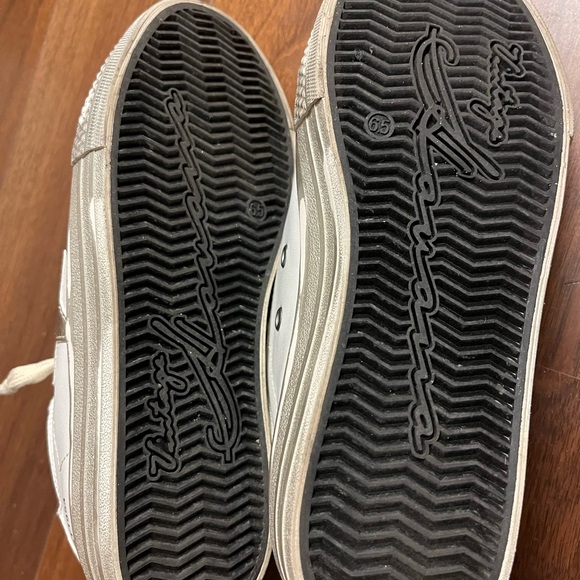 Vintage Havana 6.5 Stylish White and Gold Sneakers - Picture 5 of 7